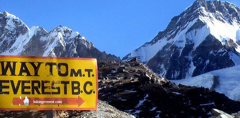 best season for hiking everest bsae camp